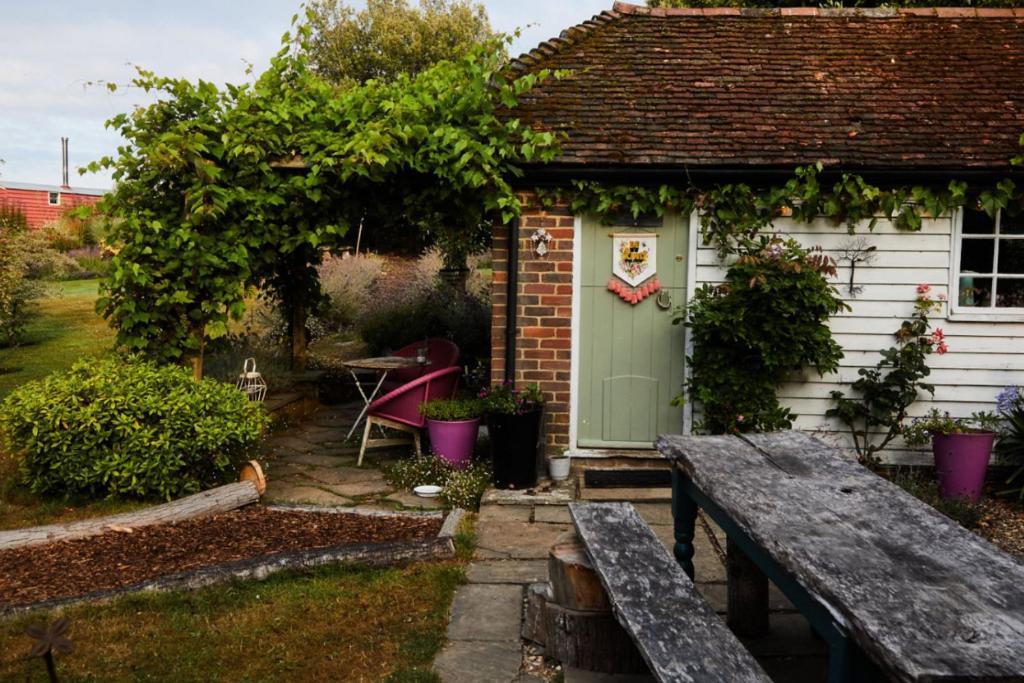 Samsara Villa Tonbridge Exterior foto